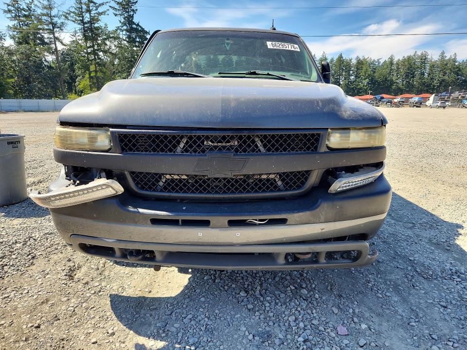 Photo 5 from auction – 2002 CHEVROLET SILVERADO with VIN 1GCHK23102F207470