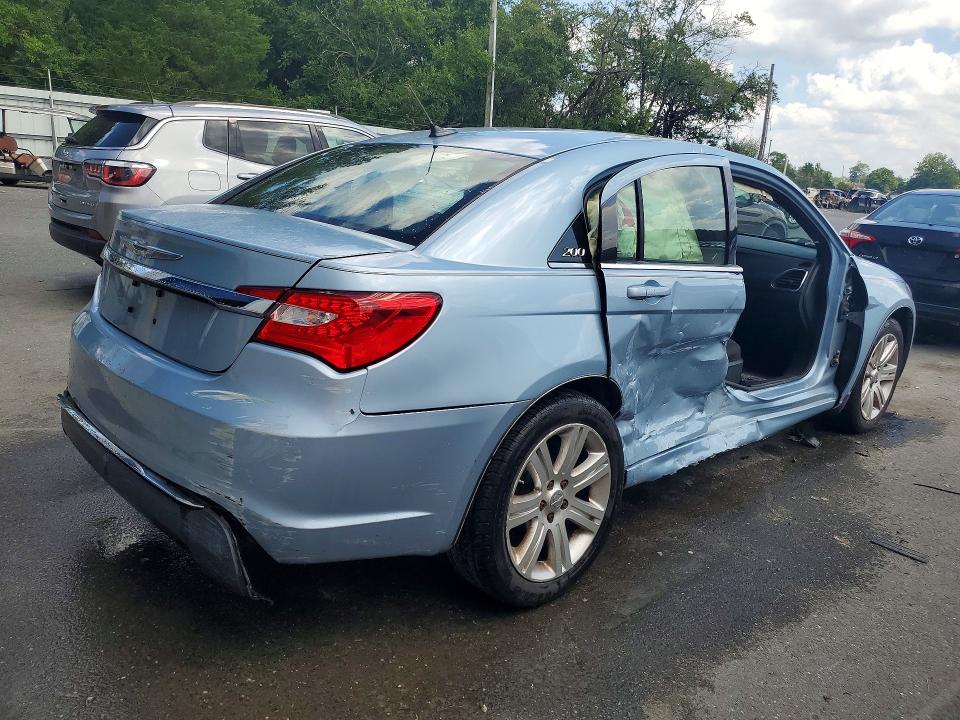 Photo 3 from auction – 2013 CHRYSLER 200 with VIN 1C3CCBBBXDN546929