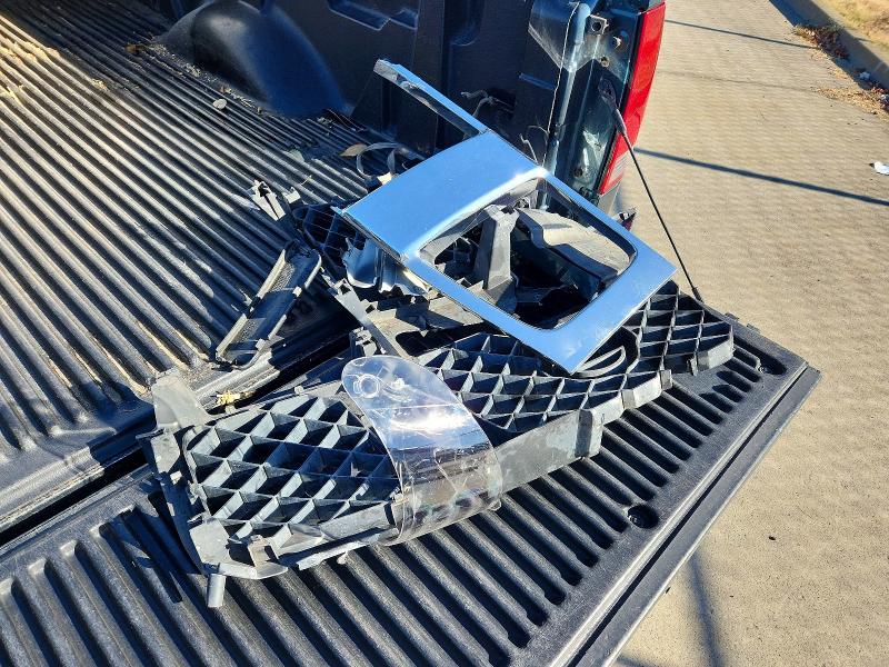 Photo 12 from auction – 2004 NISSAN TITAN with VIN 1N6AA06A84N564311