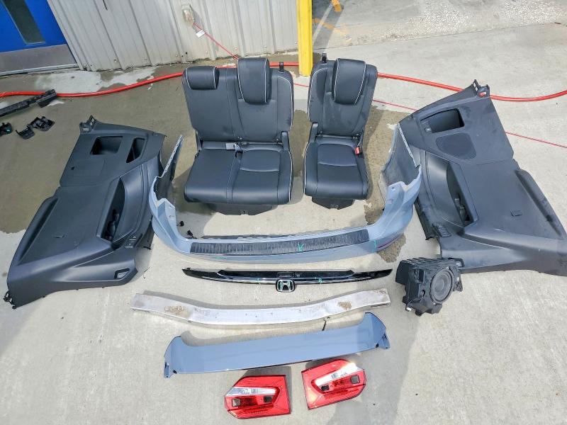 Photo 13 from auction – 2024 HONDA ODYSSEY with VIN 5FNRL6H93RB042245