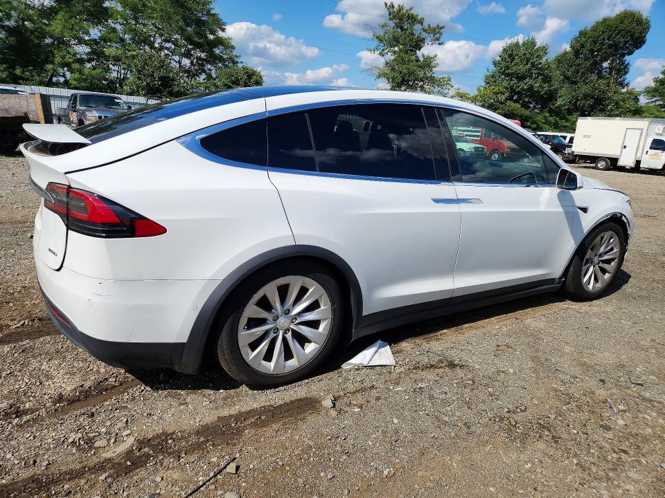 Photo 3 from auction – 2018 TESLA MODEL X with VIN 5YJXCBE27JF118514