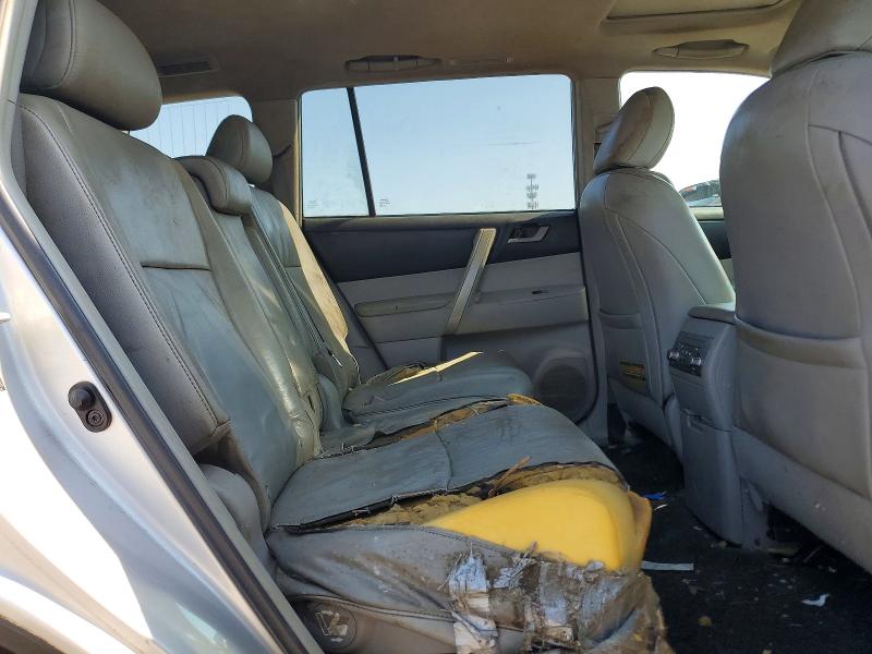 Photo 11 from auction – 2011 TOYOTA HIGHLANDER with VIN 5TDBK3EHXBS069376