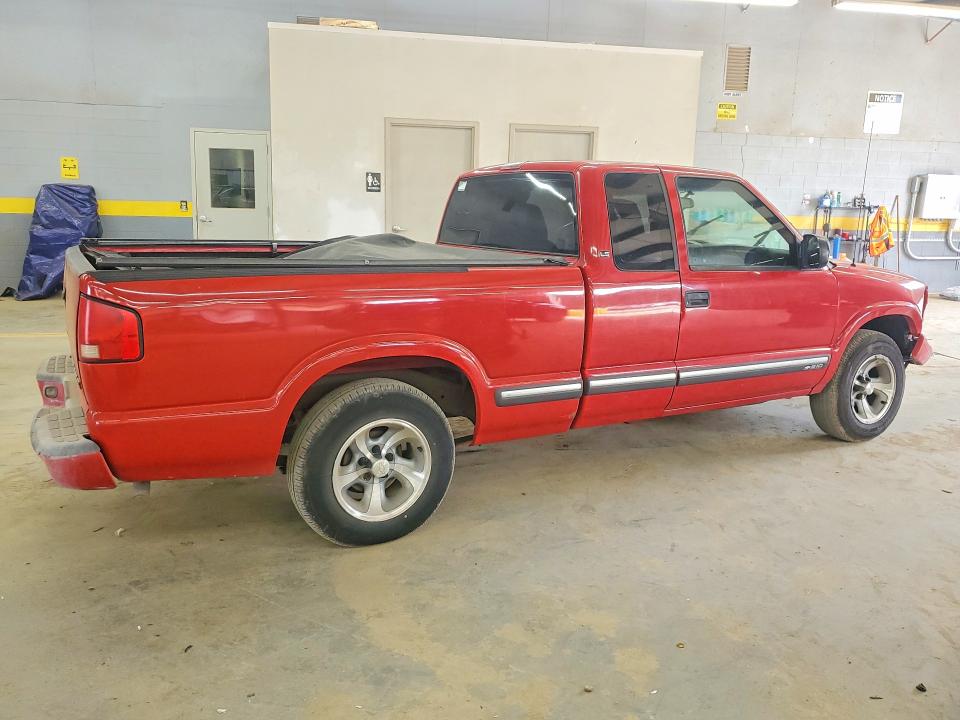 Photo 3 from auction – 2001 CHEVROLET S TRUCK with VIN 1GCCS195218251827
