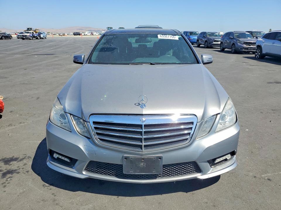 Снимка 5 от търг – 2011 MERCEDES-BENZ E с VIN WDDHF5GB9BA361252