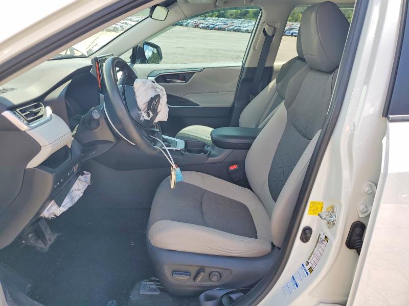 Photo 7 from auction – 2020 TOYOTA RAV4 with VIN 2T3P1RFV7LC140616