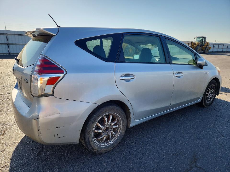 Photo 3 from auction – 2015 TOYOTA PRIUS V with VIN JTDZN3EU5FJ039076