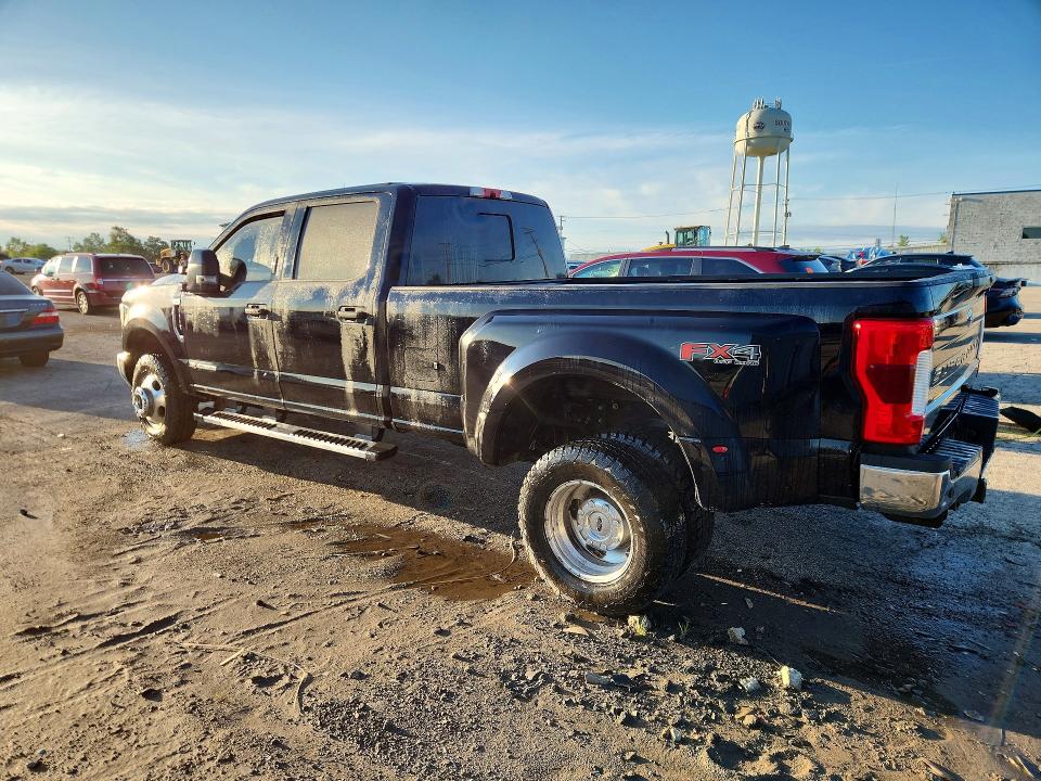 Photo 2 from auction – 2018 FORD F350 with VIN 1FT8W3DT3JEB95863