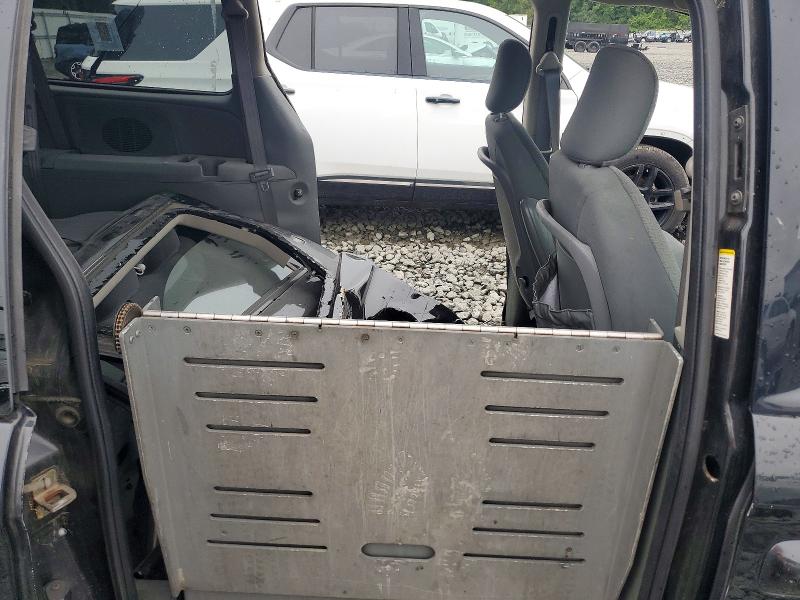 Photo 11 from auction – 2005 DODGE GRAND CARAVAN with VIN 2D4GP44L05R442816