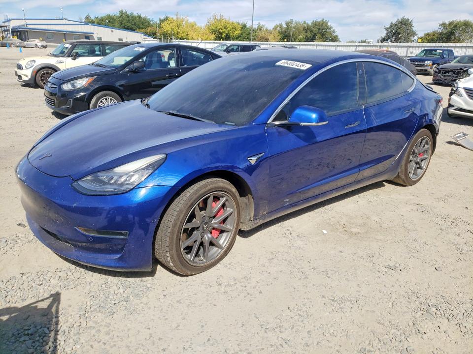 TESLA MODEL 3 2019 с VIN 5YJ3E1EB4KF464962 - Снимка от търг