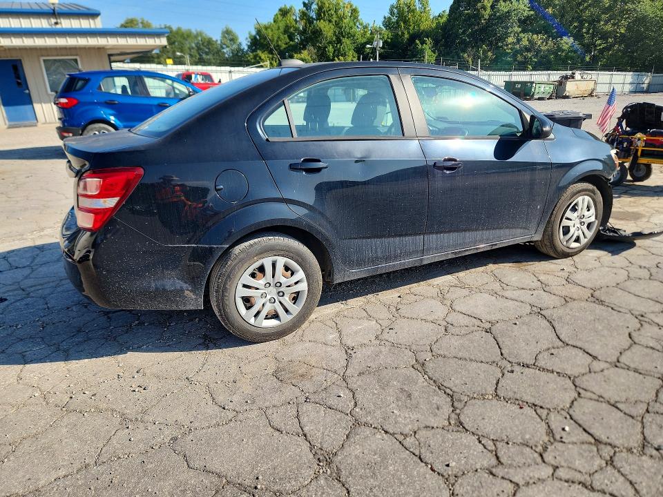 Photo 3 from auction – 2017 CHEVROLET SONIC with VIN 1G1JB5SH8H4142365