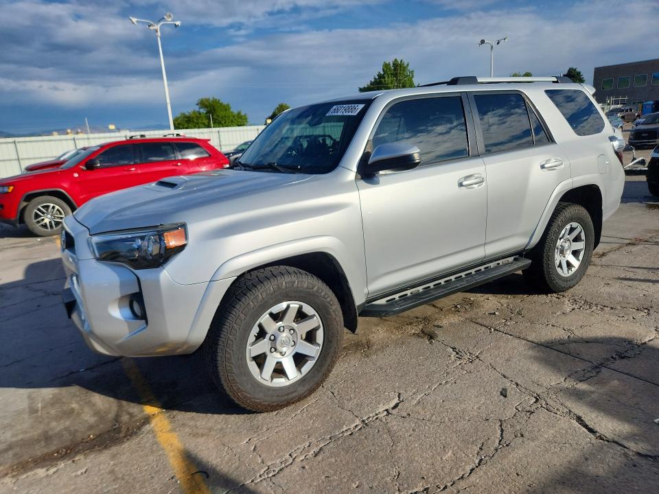 TOYOTA 4RUNNER 2016 z numerem VIN JTEBU5JR9G5364739 - Zdjęcie z aukcji