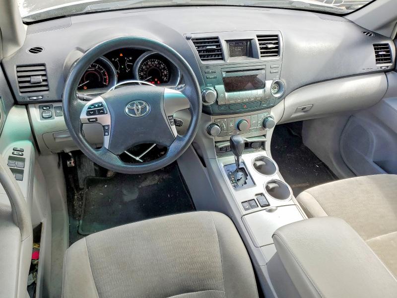 Photo 8 from auction – 2011 TOYOTA HIGHLANDER with VIN 5TDBK3EH8BS082224
