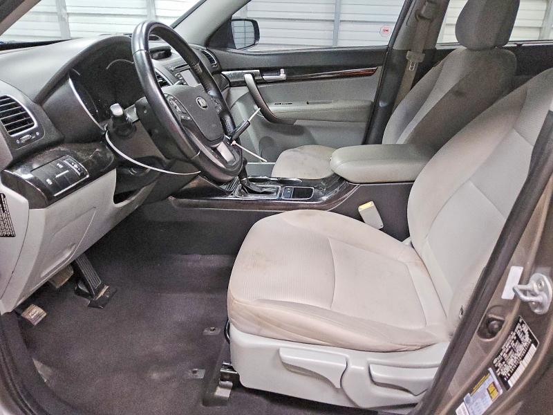 Photo 7 from auction – 2014 KIA SORENTO with VIN 5XYKTCA67EG517799