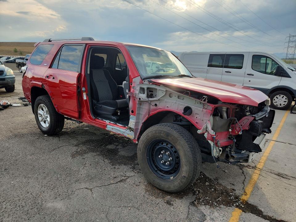 Photo 4 from auction – 2019 TOYOTA 4RUNNER with VIN JTEBU5JR6K5633546