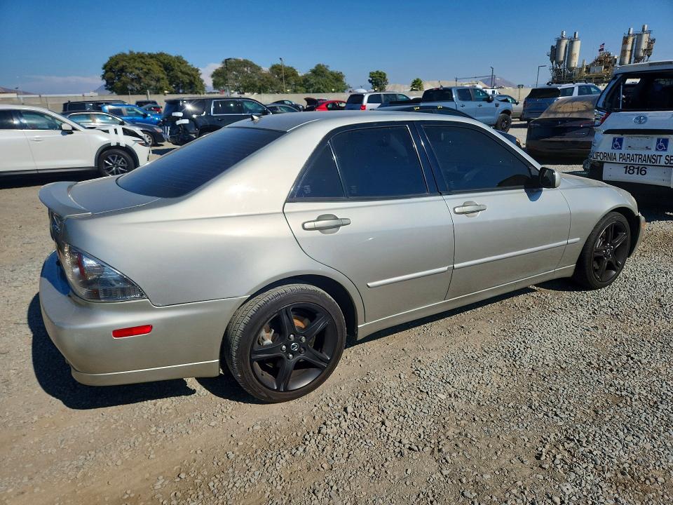 Photo 3 from auction – 2002 LEXUS IS 300 with VIN JTHBD192920064272