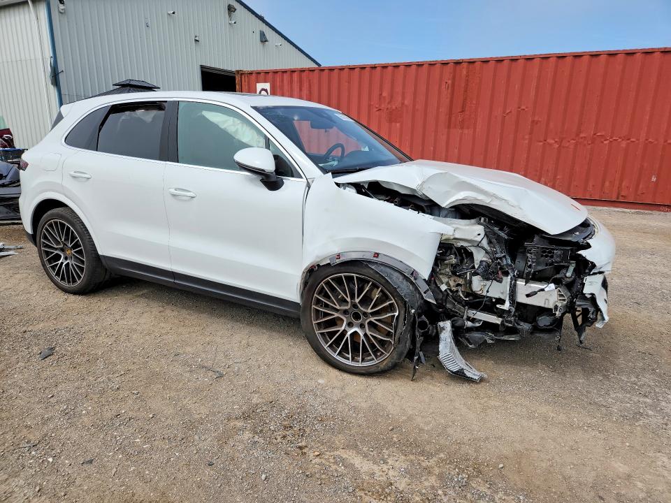 صورة رقم 4 من المزاد - 2022 PORSCHE CAYENNE مع VIN WP1AA2AY2NDA07368