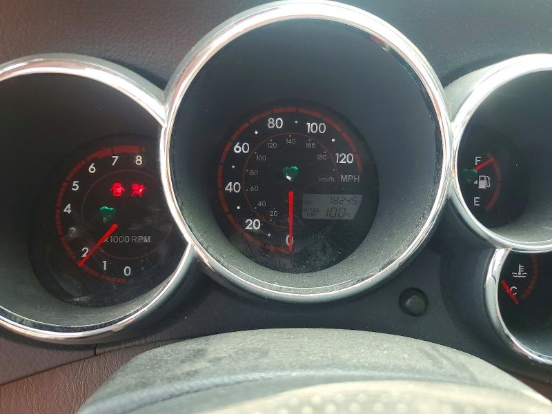 Photo 9 from auction – 2005 TOYOTA MATRIX with VIN 2T1KR32E05C477596