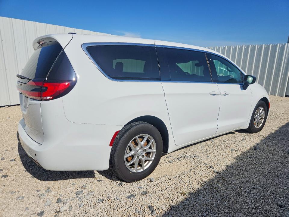 Photo 3 from auction – 2026 CHRYSLER PACIFICA with VIN 2C4RC1BG1TR176550