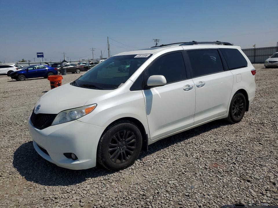 2016 TOYOTA SIENNA - Търг №63615596
