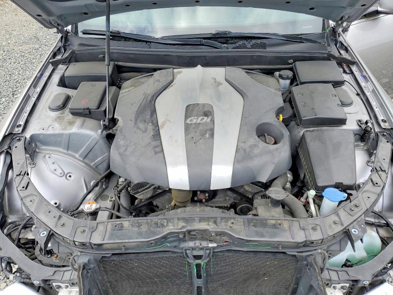Photo 11 from auction – 2013 HYUNDAI GENESIS with VIN KMHGC4DD8DU240868