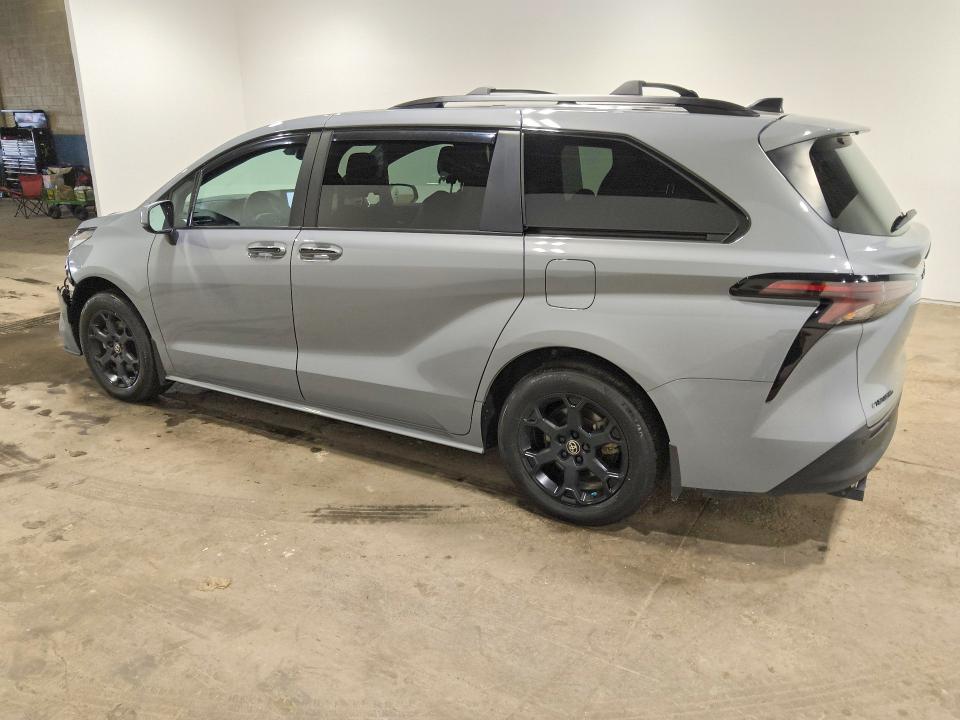 Photo 2 from auction – 2025 TOYOTA SIENNA with VIN 5TDCSKFC9SS176307