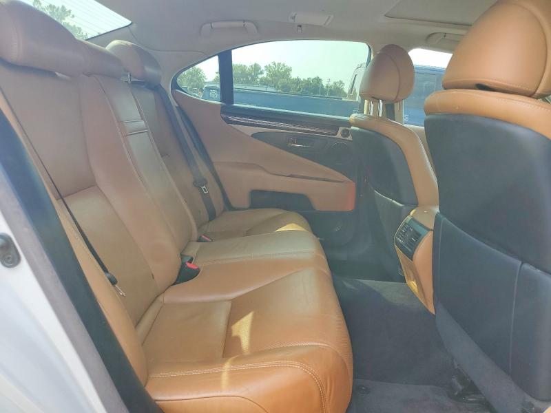 Photo 10 from auction – 2013 LEXUS LS with VIN JTHCL5EF0D5019251