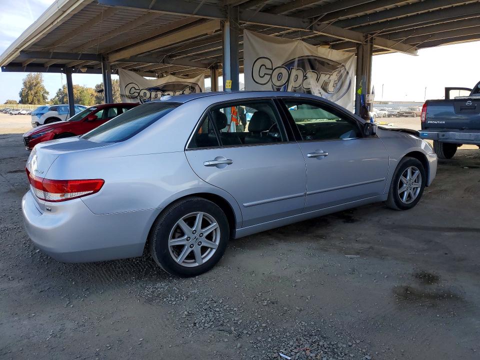 Photo 3 from auction – 2004 HONDA ACCORD with VIN 1HGCM66514A092485