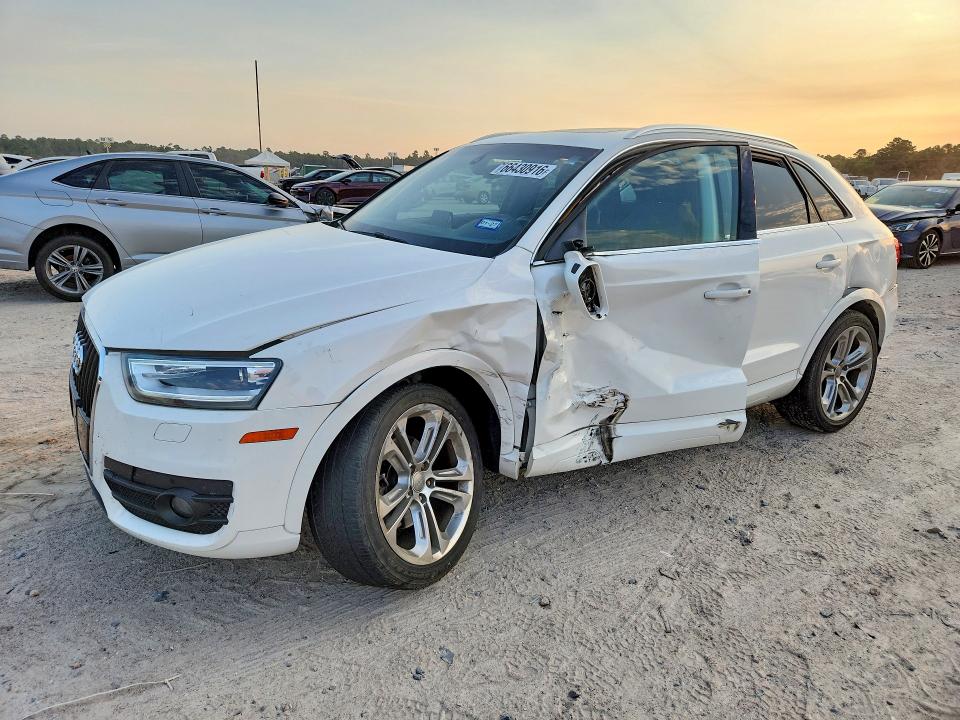 Фото 1 с аукциона – 2015 AUDI Q3 с VIN WA1EFCFS9FR013875