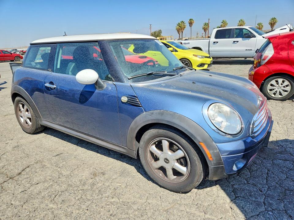Photo 4 from auction – 2010 MINI COOPER with VIN WMWMF3C52ATZ61544
