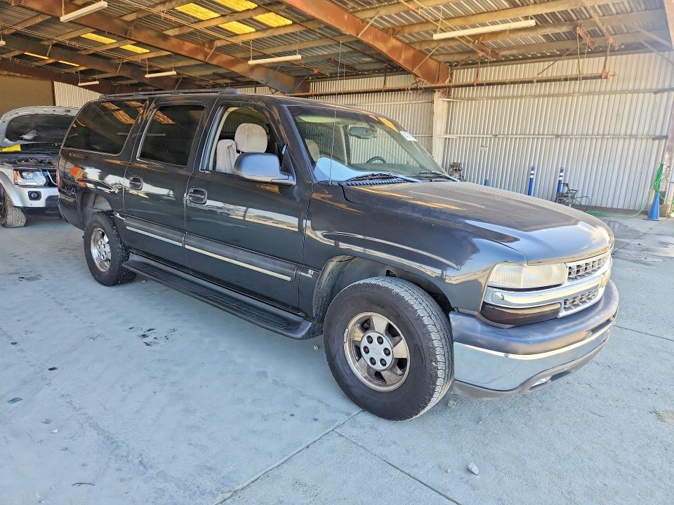 Photo 4 from auction – 2003 CHEVROLET SUBURBAN with VIN 3GNEC16TX3G157935