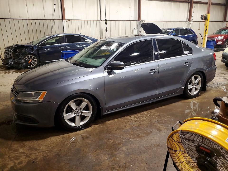 Photo 1 from auction – 2013 VOLKSWAGEN JETTA with VIN 3VWLL7AJ2DM439334