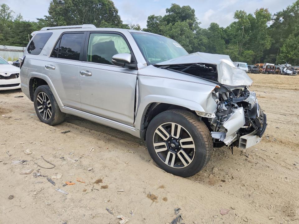 Photo 4 from auction – 2014 TOYOTA 4RUNNER with VIN JTEBU5JR3E5163724