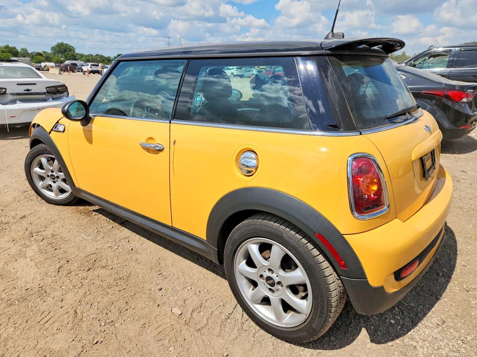 Zdjęcie 2 z aukcji – 2007 MINI COOPER z VIN WMWMF73547TL87111