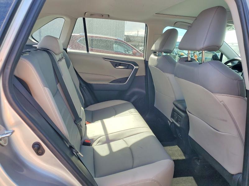 Photo 11 from auction – 2019 TOYOTA RAV4 with VIN 2T3C1RFV1KC027290