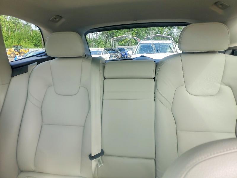 Photo 10 from auction – 2021 VOLVO XC60 with VIN YV4102RK0M1798954