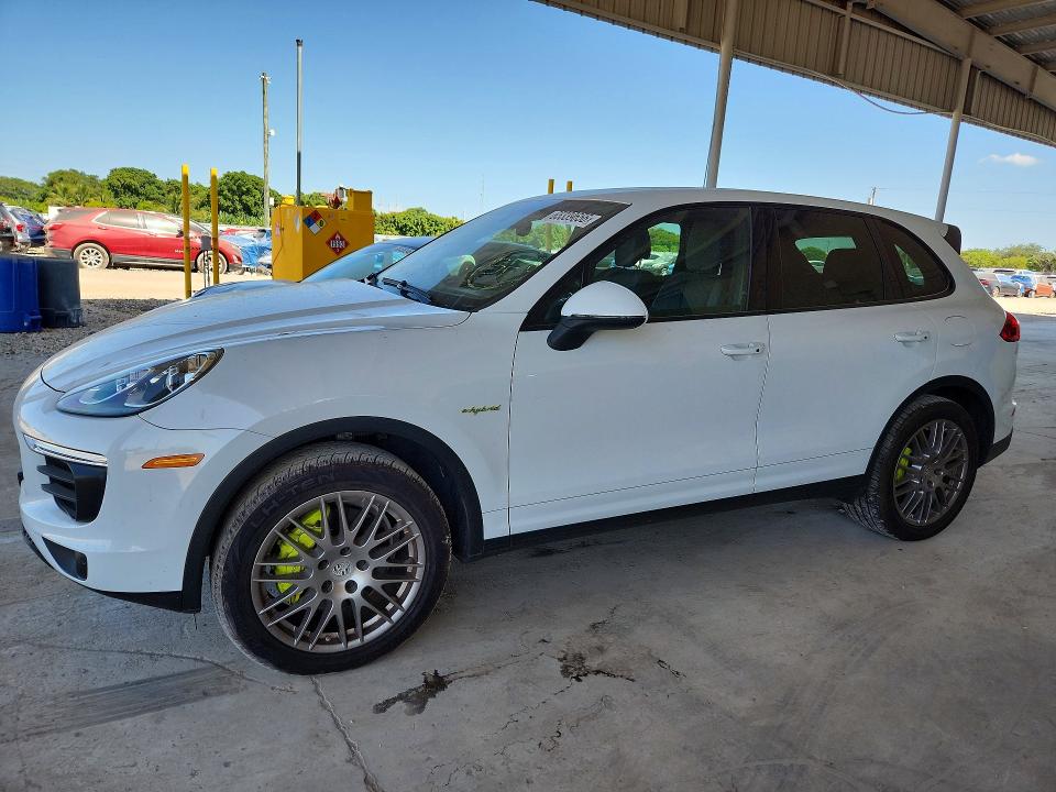 PORSCHE CAYENNE 2016 with VIN WP1AE2A24GLA64485 - Photo from auction