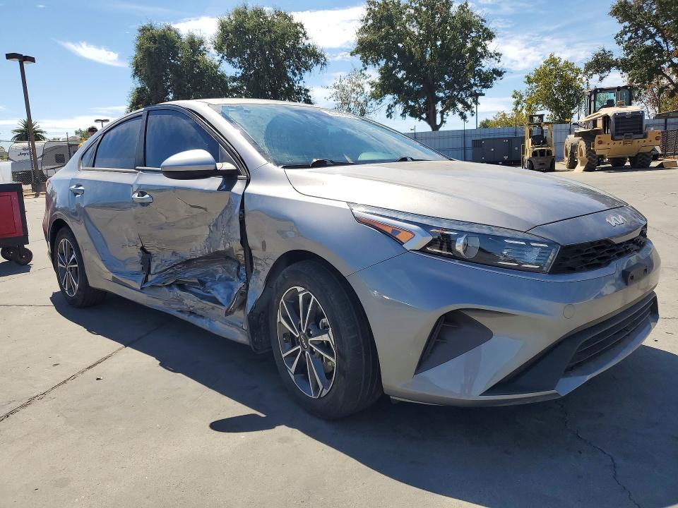 Photo 4 from auction – 2023 KIA FORTE with VIN 3KPF24AD3PE552056