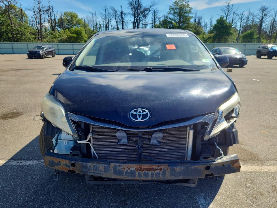 Photo 5 from auction – 2014 TOYOTA SIENNA with VIN 5TDDK3DC2ES083176