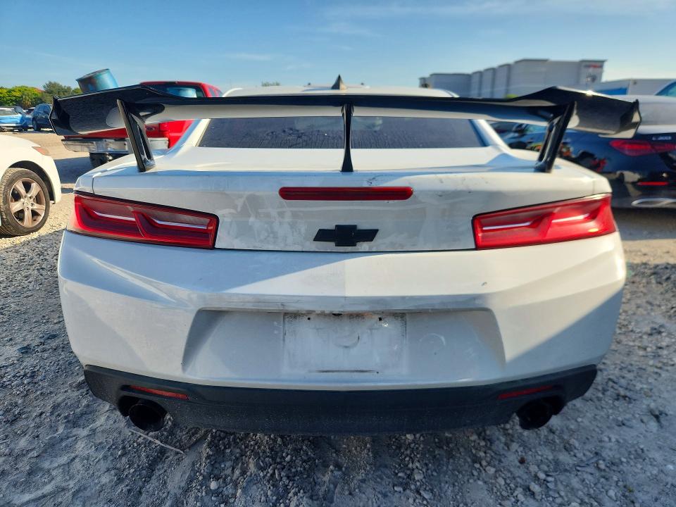 Photo 6 from auction – 2018 CHEVROLET CAMARO with VIN 1G1FB1RX3J0156456