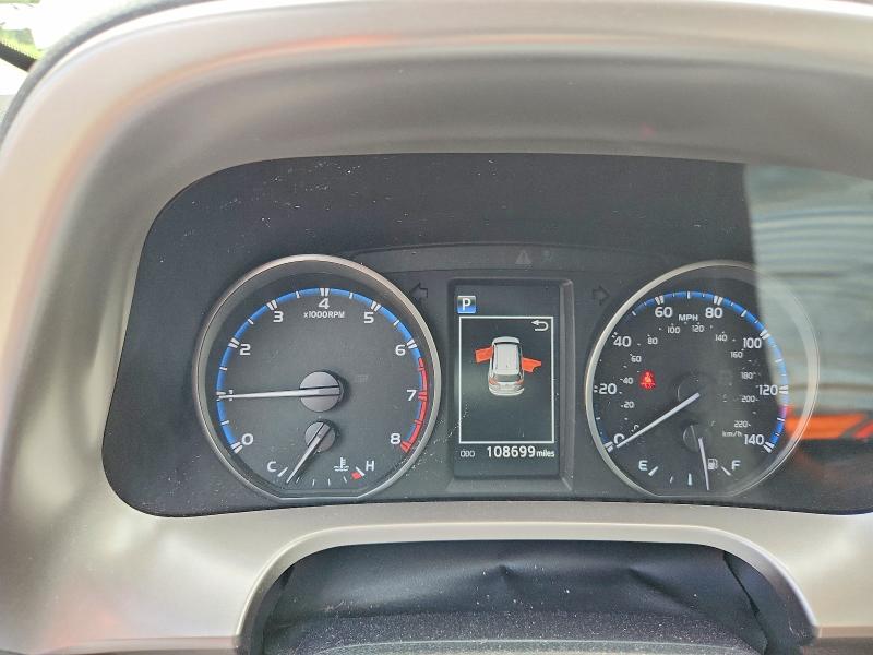 Photo 9 from auction – 2018 TOYOTA RAV4 with VIN JTMWFREV1JJ201516