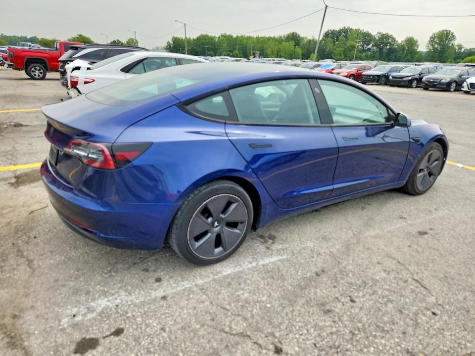 Photo 3 from auction – 2022 TESLA MODEL 3 with VIN 5YJ3E1EA5NF370374