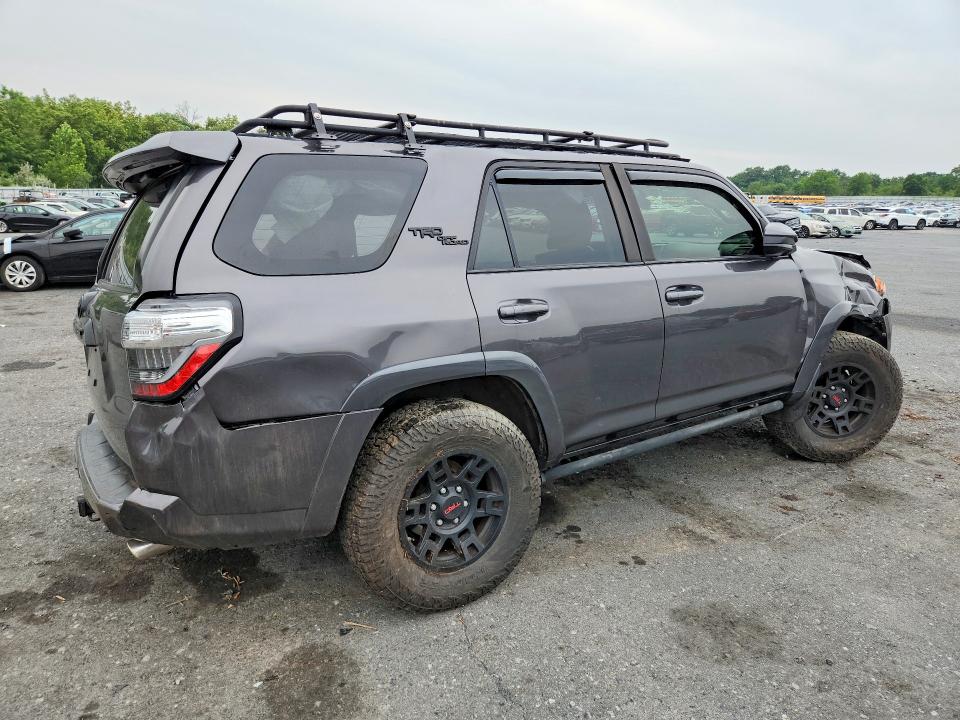 Photo 3 from auction – 2018 TOYOTA 4RUNNER with VIN JTEBU5JR6J5519111