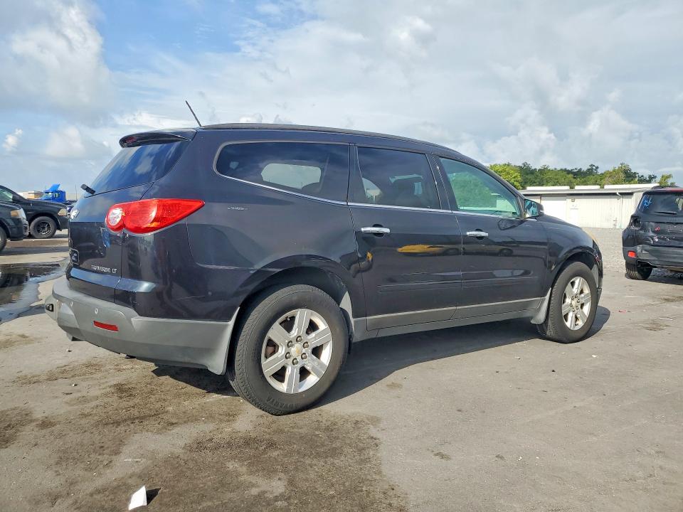 Photo 3 from auction – 2011 CHEVROLET TRAVERSE with VIN 1GNKRJEDXBJ311424