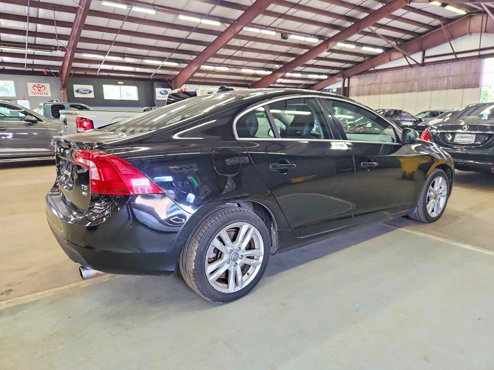 Photo 3 from auction – 2013 VOLVO S60 with VIN YV1612FH3D2171054