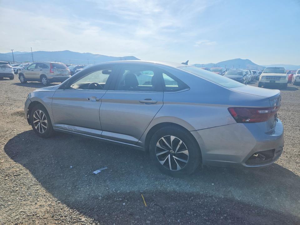 Photo 2 from auction – 2025 VOLKSWAGEN JETTA with VIN 3VW5X7BU8SM091882
