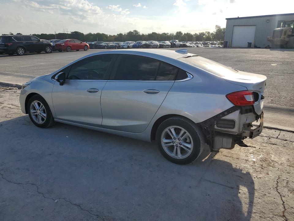 Photo 2 from auction – 2018 CHEVROLET CRUZE with VIN 1G1BE5SM9J7180846