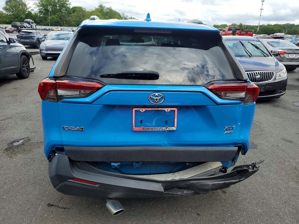Photo 6 from auction – 2019 TOYOTA RAV4 with VIN JTMP1RFV8KD010290