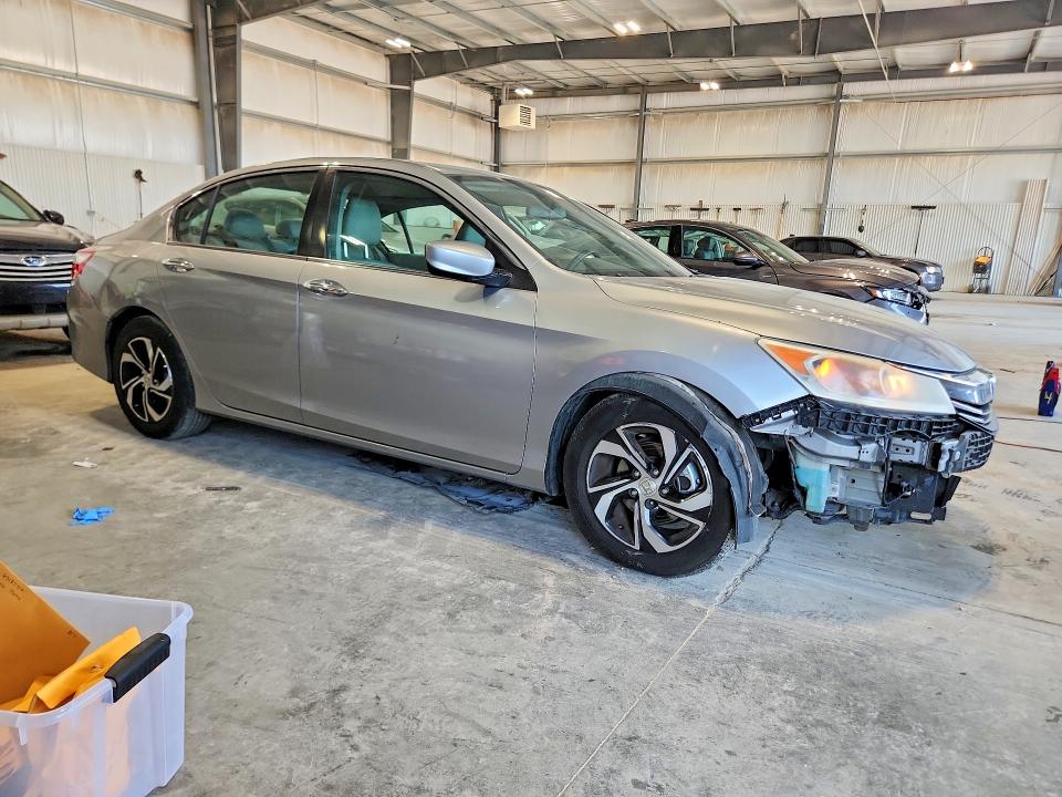 Photo 4 from auction – 2016 HONDA ACCORD with VIN 1HGCR2F36GA224301