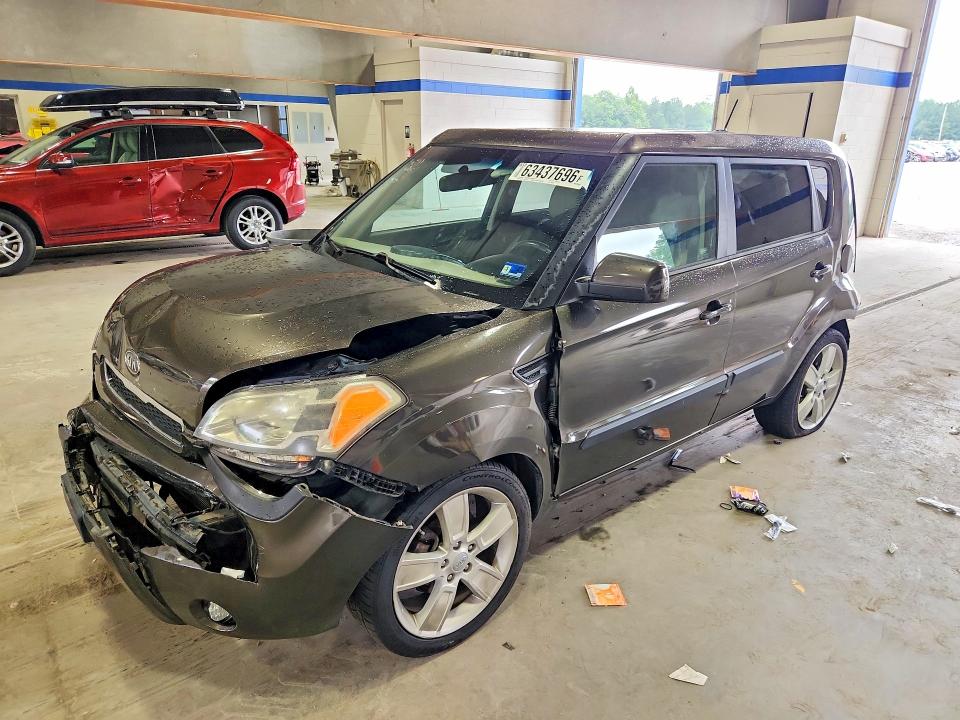 KIA SOUL 2011 with VIN KNDJT2A22B7319305 - Photo from auction