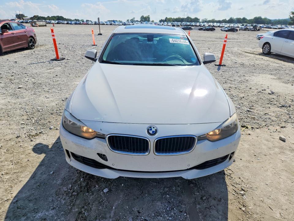 Photo 5 from auction – 2015 BMW 328 with VIN WBA3A5C52FF607180